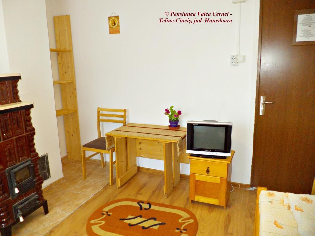 Pensiunea Valea Cernei Teliucu Inferior Pokoj fotografie
